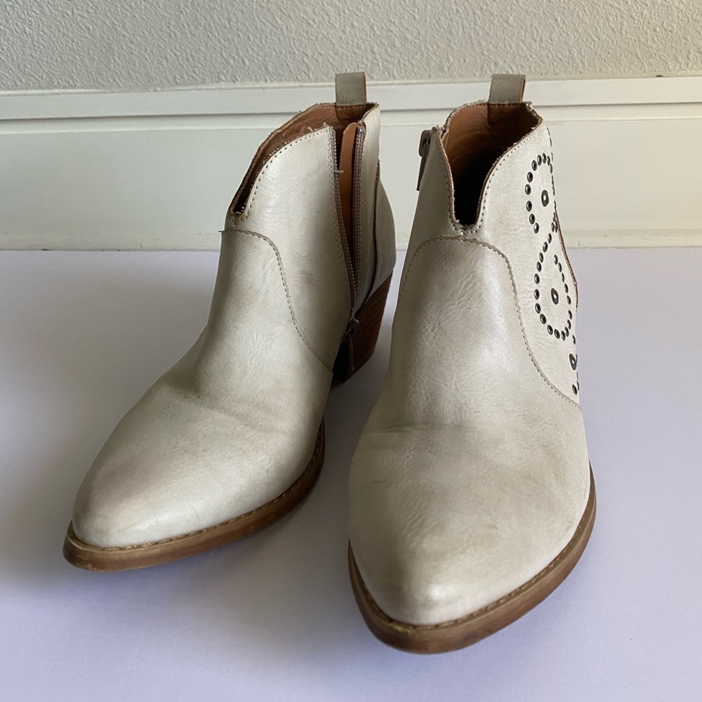 Mi.im Ankle Western Booties Size 7.5